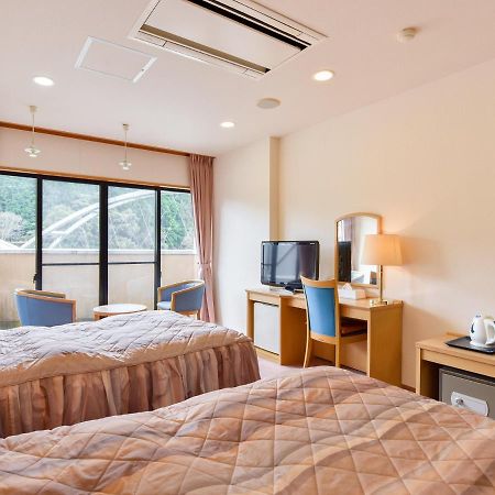Отель Momijigawa Onsen Naka Экстерьер фото