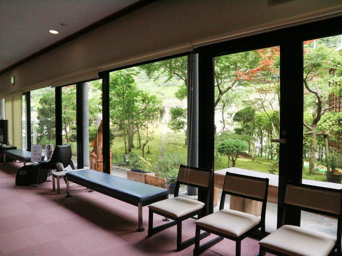 Отель Momijigawa Onsen Naka Экстерьер фото